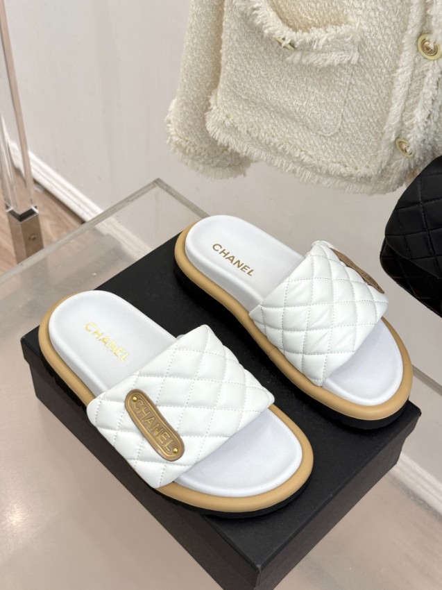 シャネル ブランド コピー サンダル キルティングデザイン フラット仕様 上質感 新作_2