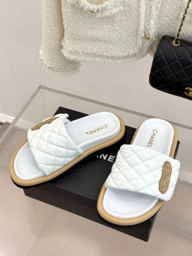 シャネル ブランド コピー サンダル キルティングデザイン フラット仕様 上質感 新作_1