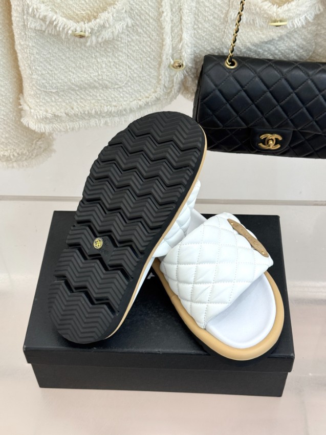 シャネル ブランド コピー サンダル キルティングデザイン フラット仕様 上質感 新作_6