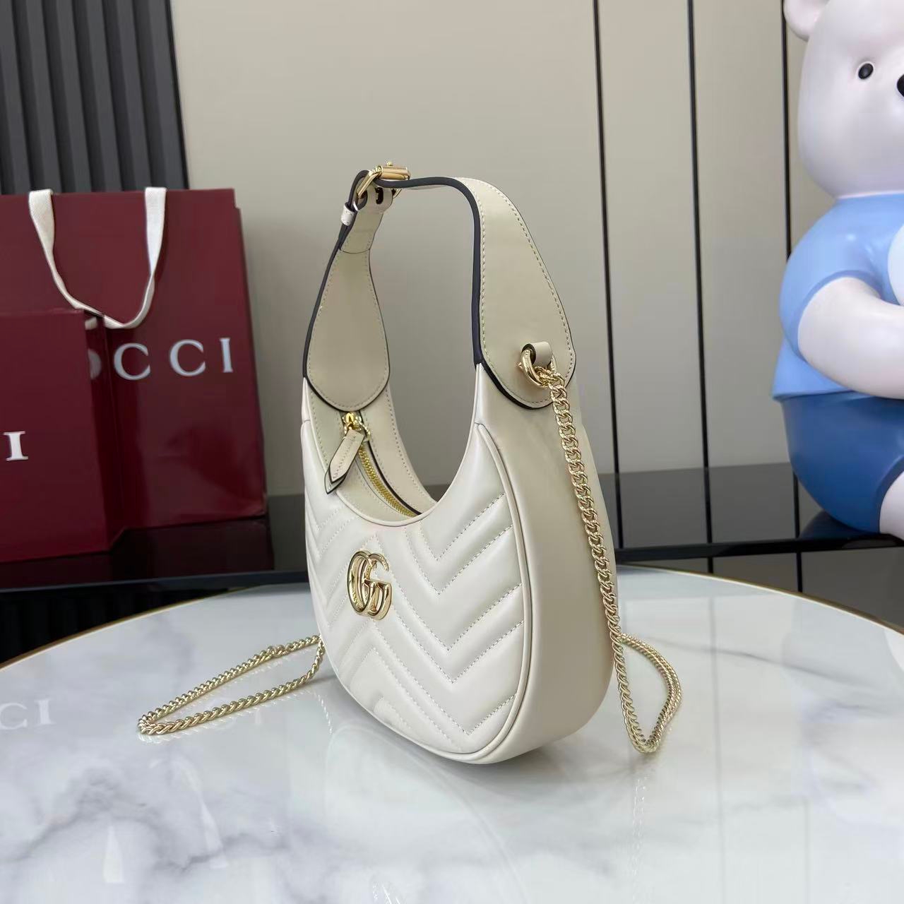 グッチ スーパーコピー ショルダーバッグ キルティングレザー ミニホーボーデザイン 安心サイト_4