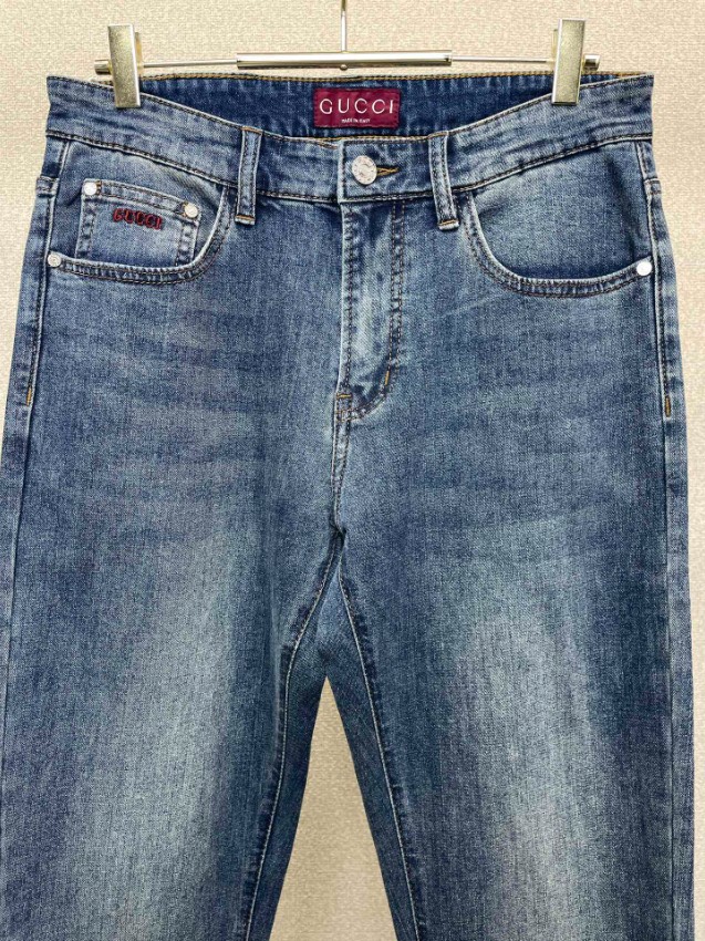 グッチ ハイブランド デニムパンツ スリムストレートシルエット ヴィンテージ加工 快適な着心地 高品質_3