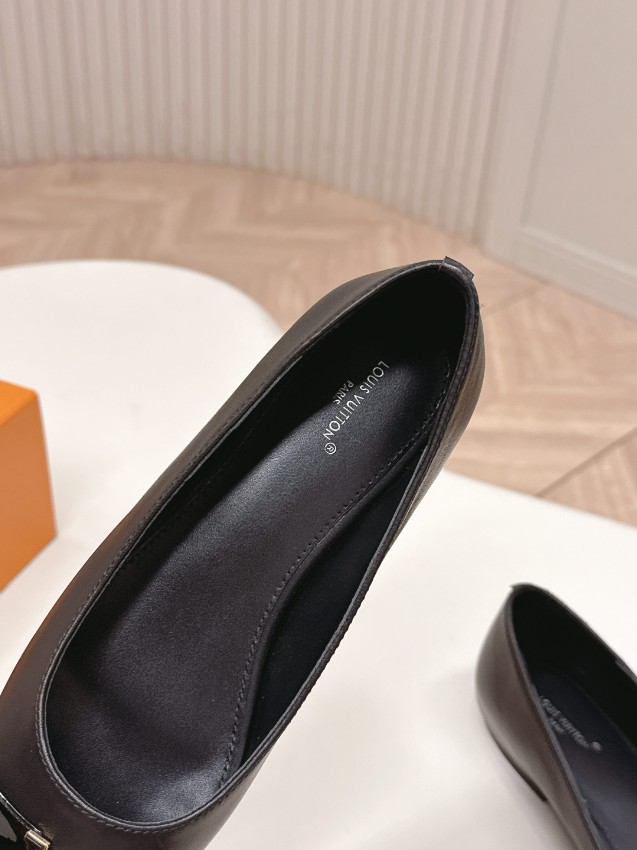 ルイヴィトン 格安 フラットパンプス ポインテッドトゥ エナメル切替 軽量設計 実店舗運営_6