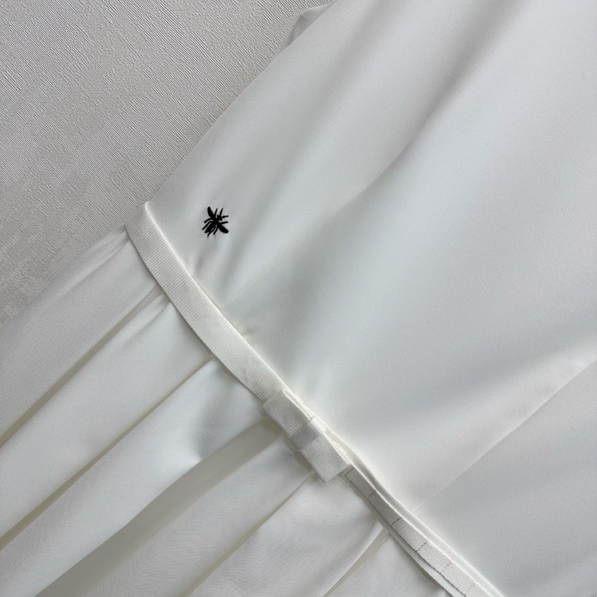 ディオール スーパーコピー ノースリーブワンピース ミニマルデザイン ベルト付きフレア 高級感仕上げ_4