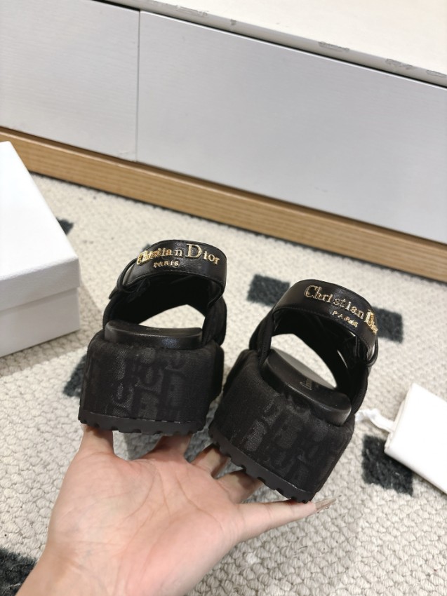 ディオール ブランド コピー クロスストラップサンダル 厚底デザイン 高評価_7