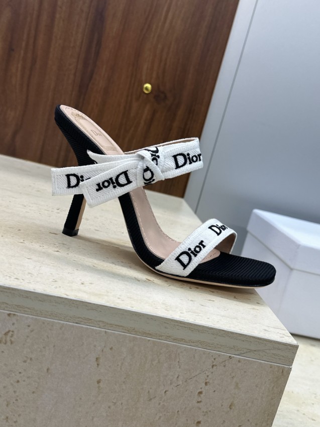 ディオール n級 ロゴストラップヒールサンダル バイカラーデザイン 新作_5