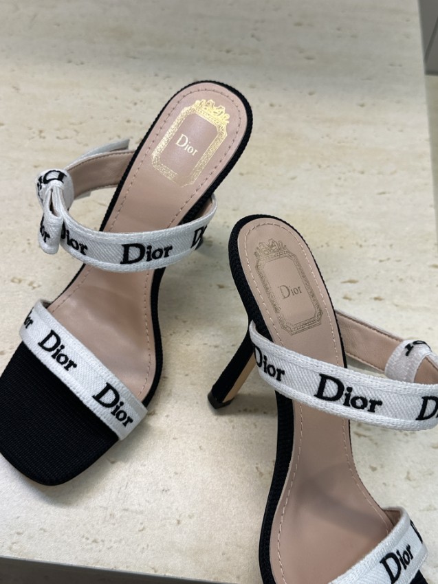 ディオール n級 ロゴストラップヒールサンダル バイカラーデザイン 新作_7