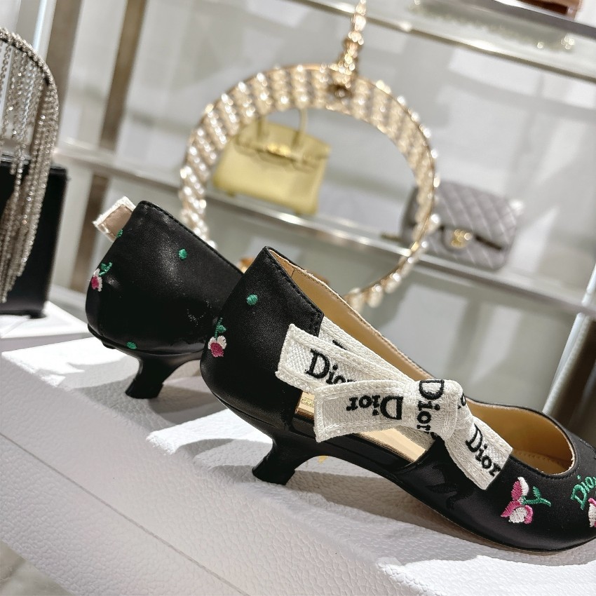 ディオール 本物級コピー 刺繍ポインテッドパンプス スリングバック仕様 丁寧な縫製_7