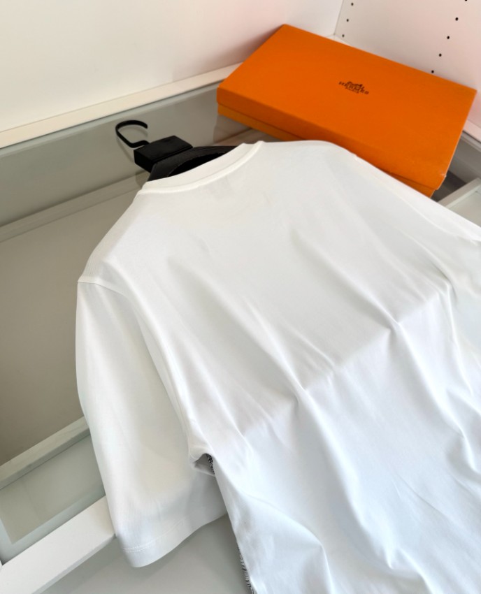 エルメス スーパーコピー 半袖Tシャツ グラフィックプリントデザイン 洗練モード 定番_5