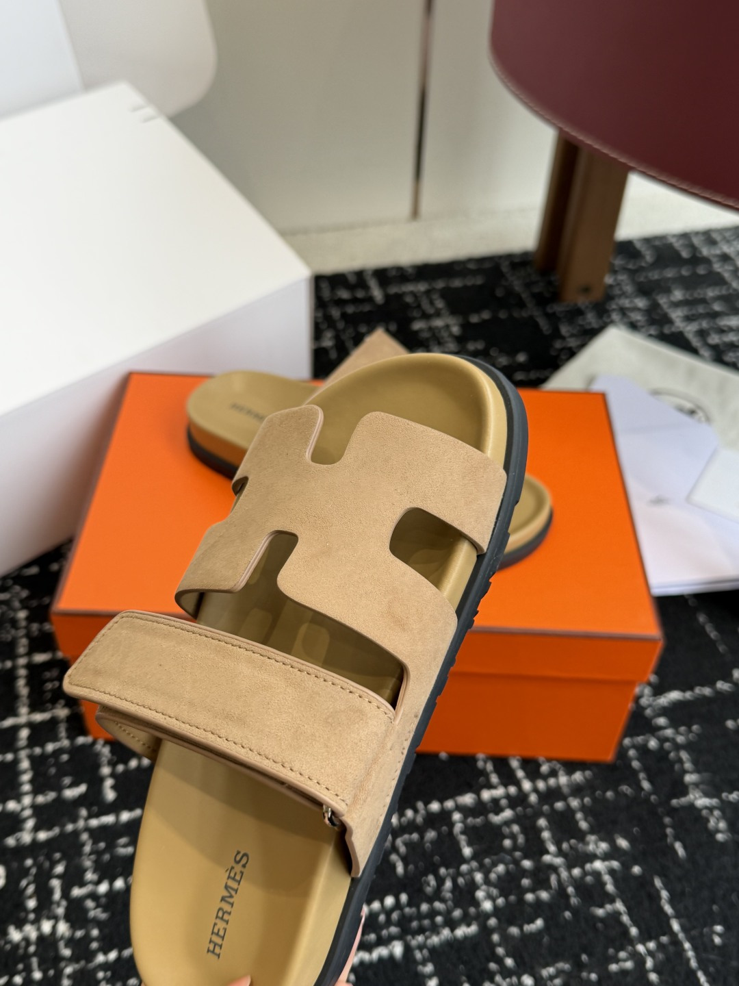 エルメス ブランド コピー サンダル Hカットデザイン スエード調ストラップ 上質感モデル 新作_5
