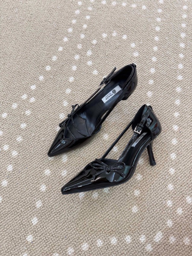 プラダ 格安 パンプス ポインテッドトゥデザイン リボン装飾 エナメル調 上質感モデル 安全取引_3
