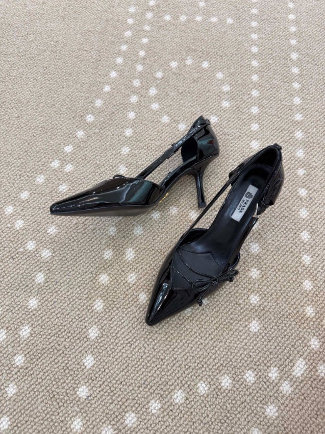 プラダ 格安 パンプス ポインテッドトゥデザイン リボン装飾 エナメル調 上質感モデル 安全取引_8