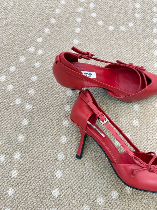 プラダ 本物級コピー パンプス レッドカラー バックストラップ ポインテッドトゥ リボンデザイン 上質レザー_5