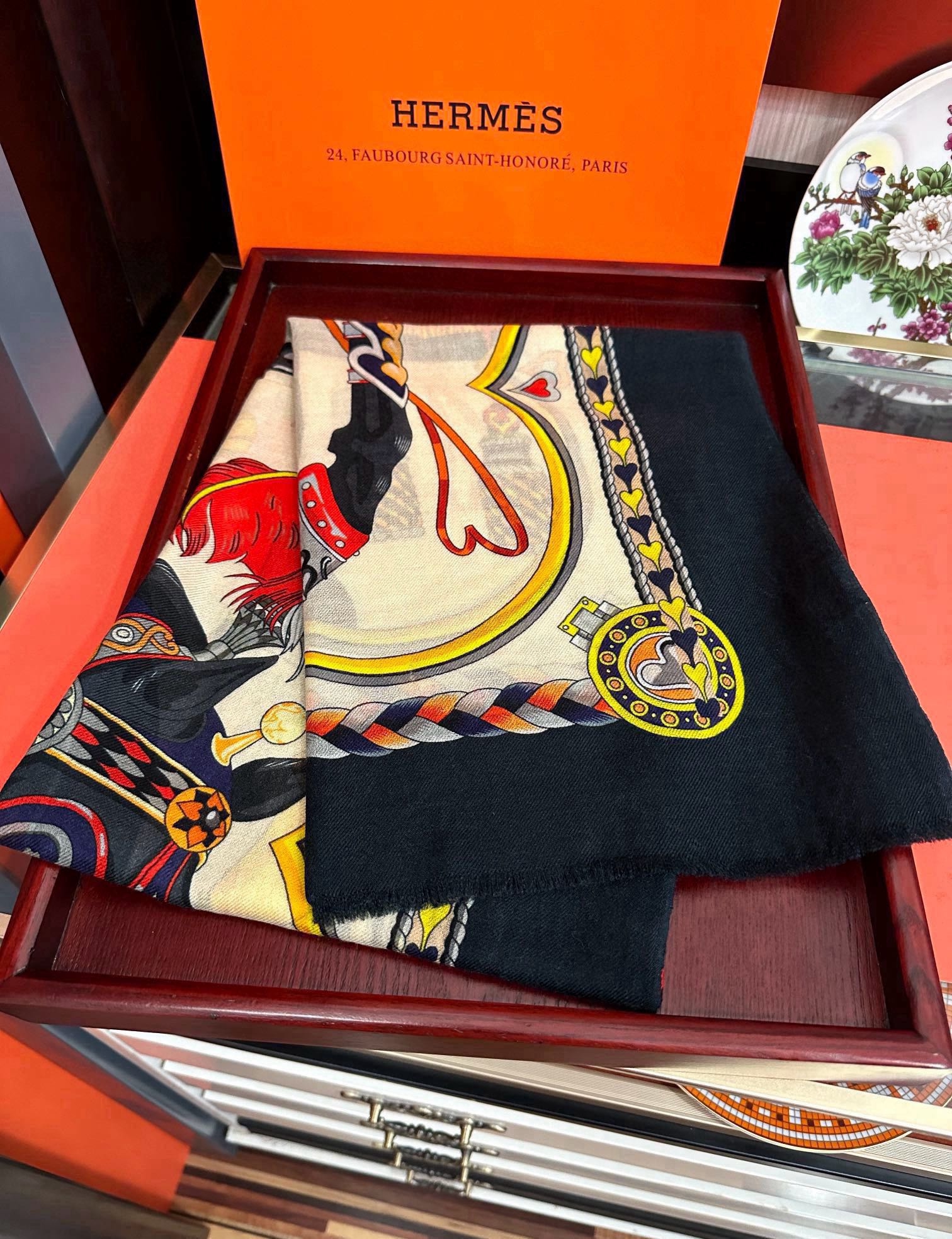 hermes-scarf-copy-silk-hem-202604031500 (4).jpg