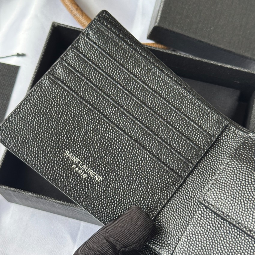 サンローラン ハイブランド 二つ折りウォレット グレインレザー コンパクト設計 精密ディテール_7
