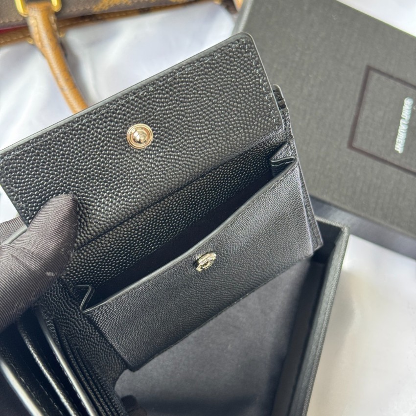 サンローラン ハイブランド 二つ折りウォレット グレインレザー コンパクト設計 精密ディテール_10