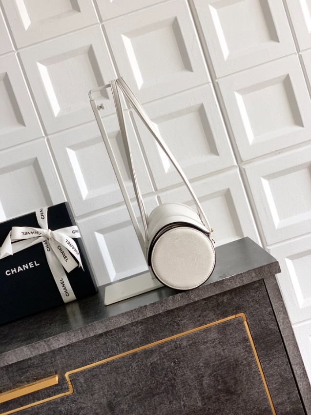 シャネル ハイブランド ショルダーバッグ フラップデザイン ゴールドココマーク スリムフォルム 上質感_4