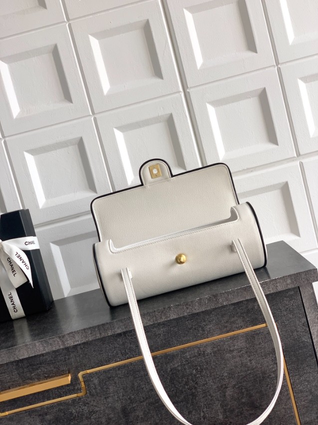 シャネル ハイブランド ショルダーバッグ フラップデザイン ゴールドココマーク スリムフォルム 上質感_5