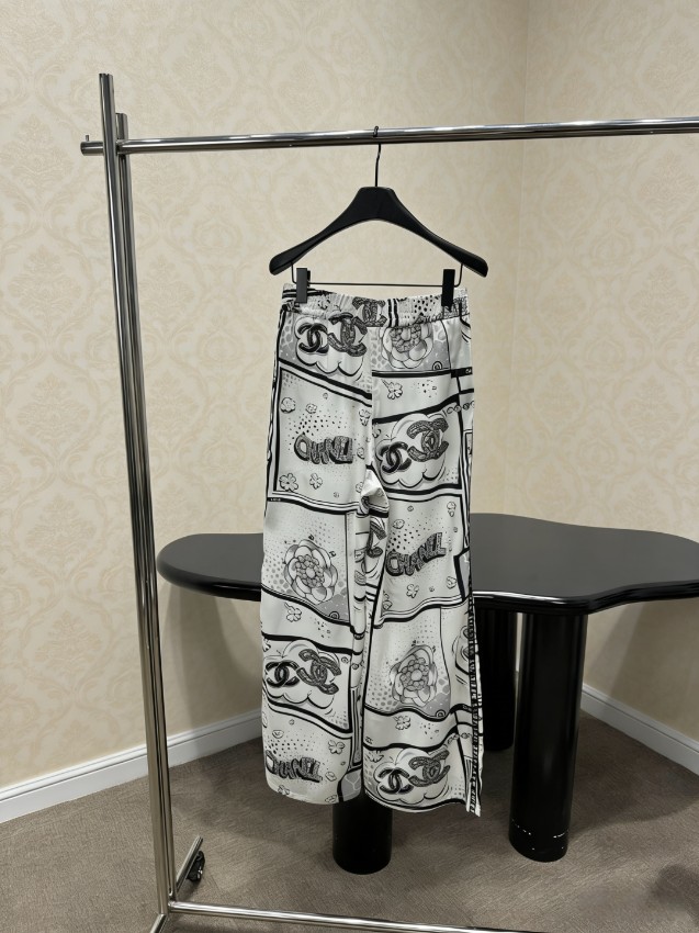 シャネル ブランド コピー ワイドパンツ 総柄プリントデザイン シンプルデザイン 高品質_2