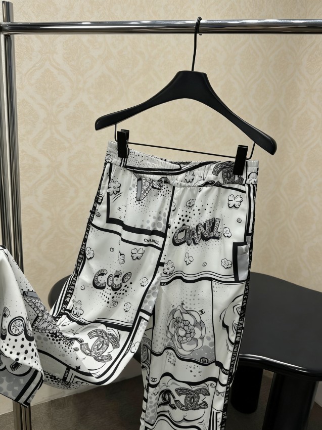 シャネル ブランド コピー ワイドパンツ 総柄プリントデザイン シンプルデザイン 高品質_3