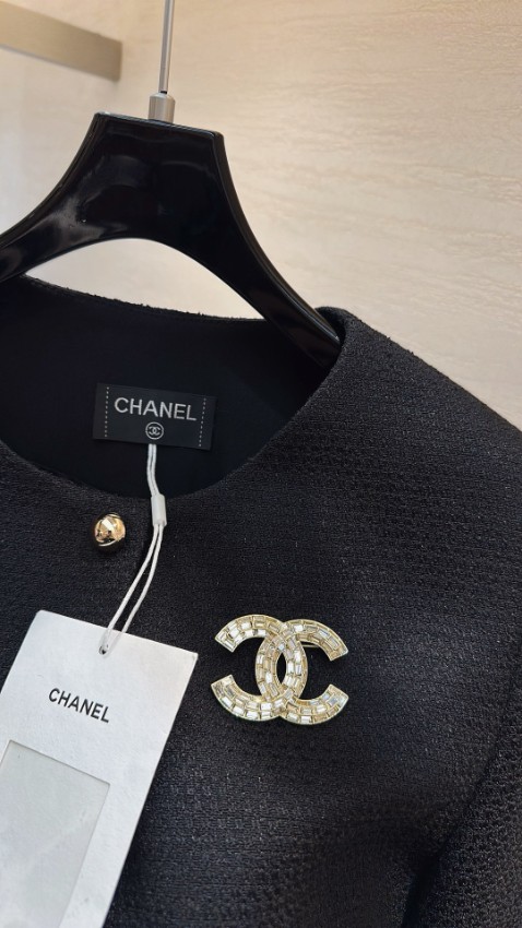 シャネル n級 ツイードジャケット ノーカラーデザイン ショート丈 高再現度_4