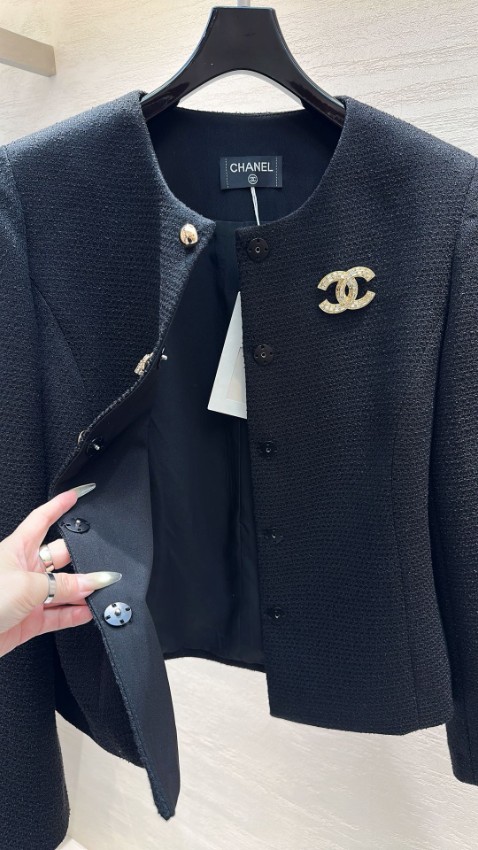 シャネル n級 ツイードジャケット ノーカラーデザイン ショート丈 高再現度_3