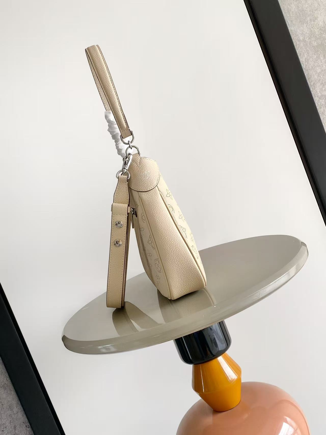 ルイヴィトン n級 ショルダーバッグ モノグラムパンチング レザー仕様 精密ディテール 高品質_1