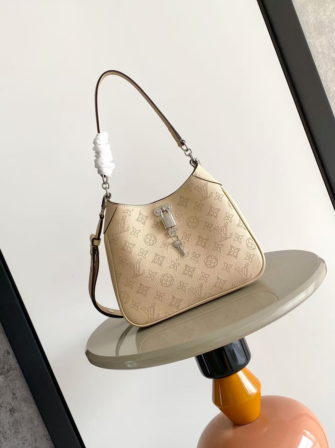 ルイヴィトン n級 ショルダーバッグ モノグラムパンチング レザー仕様 精密ディテール 高品質_2