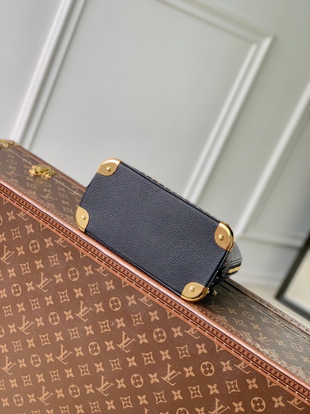 ルイヴィトン スーパーコピー レザーミニハンドバッグ チェーン装飾 2WAYショルダー 高級感仕上げ_4