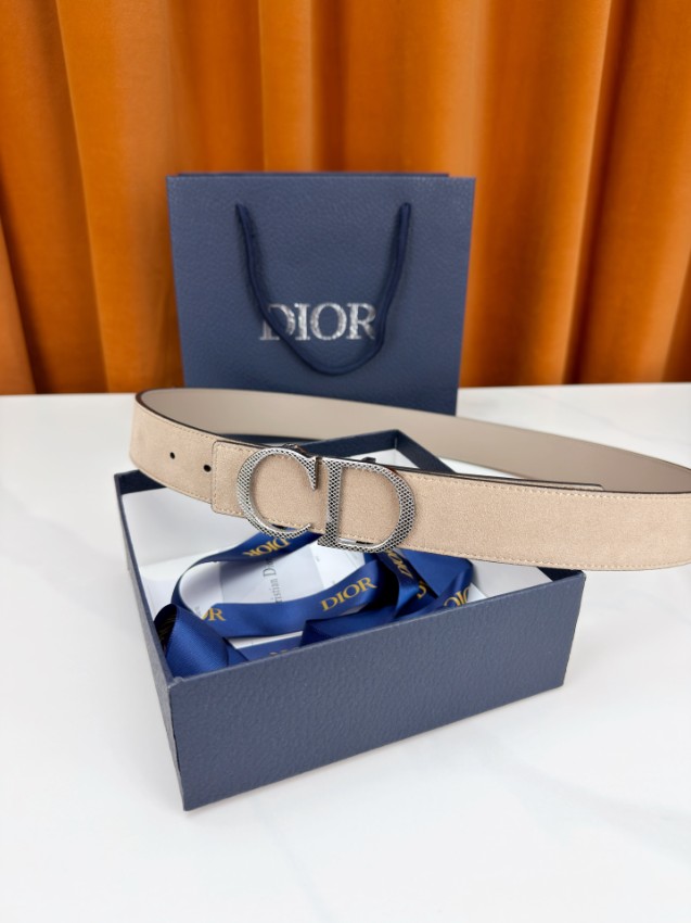 ディオール 本物級コピー CDロゴスエードレザーベルト ベージュカラー仕様 圧倒的な再現度_4