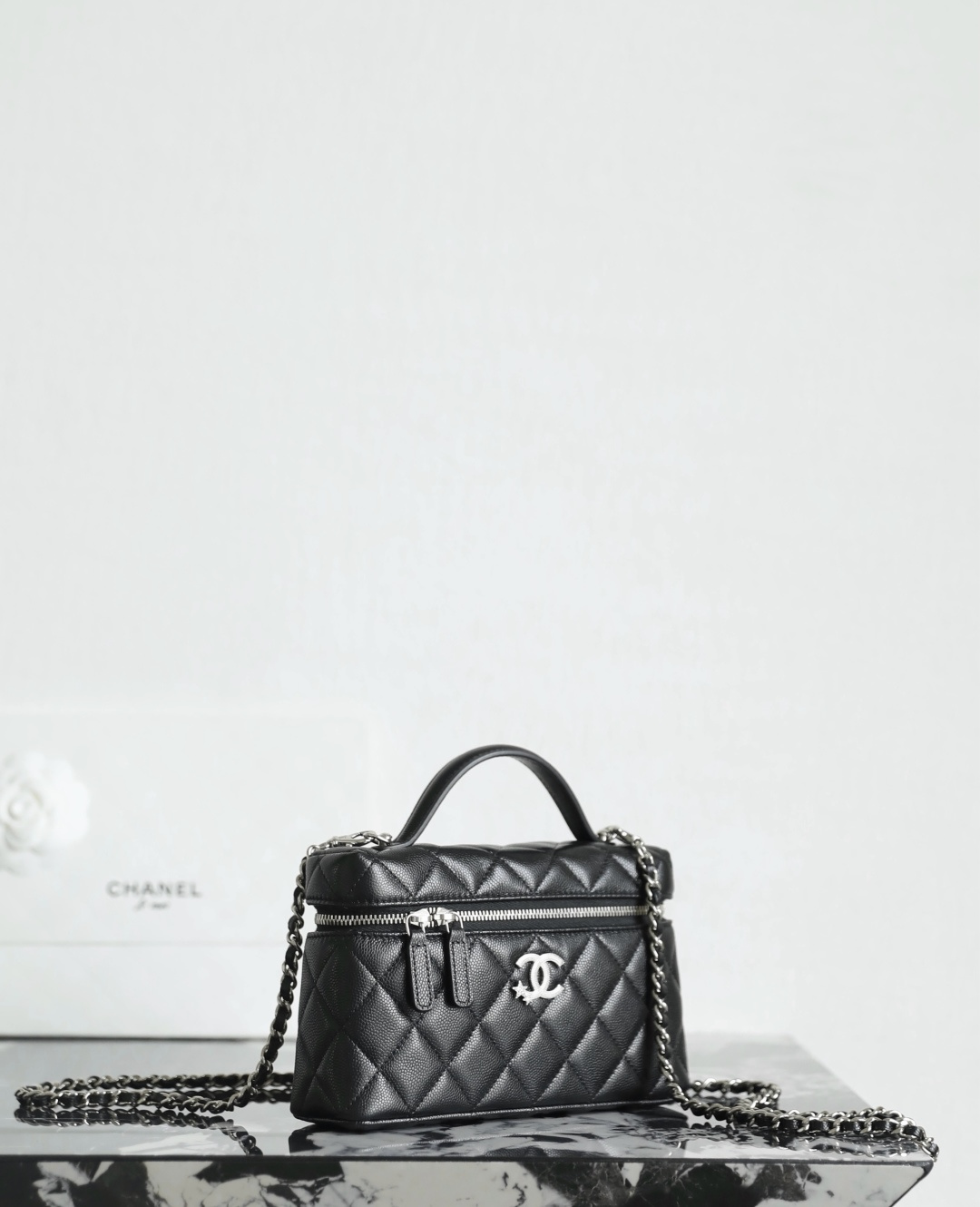 シャネル 格安 バニティバッグ チェーンショルダー キルティング仕様 高級感仕上げ_2