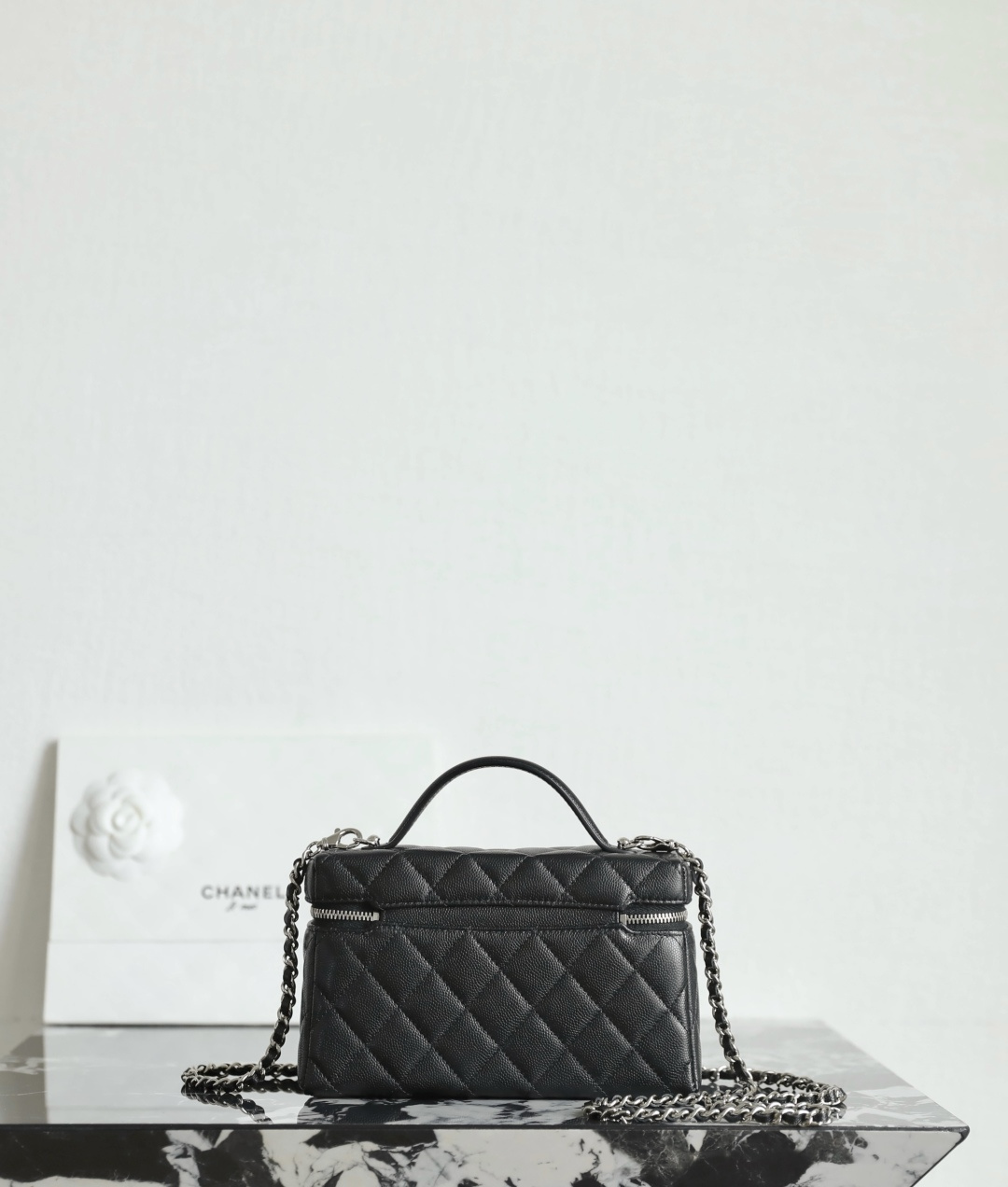 シャネル 格安 バニティバッグ チェーンショルダー キルティング仕様 高級感仕上げ_3