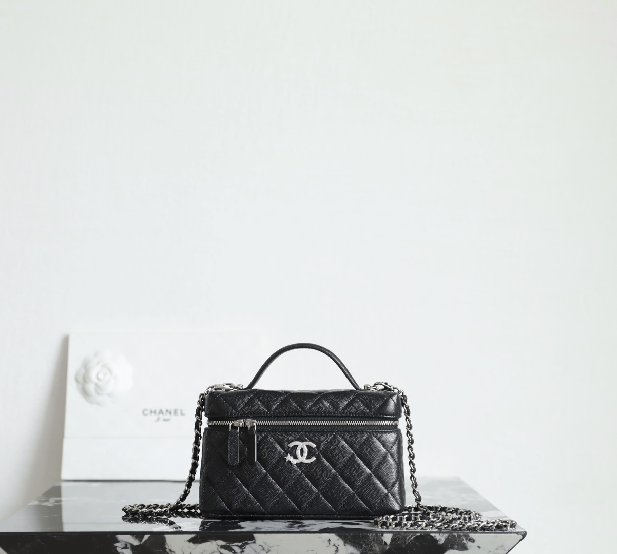 シャネル 格安 バニティバッグ チェーンショルダー キルティング仕様 高級感仕上げ_1
