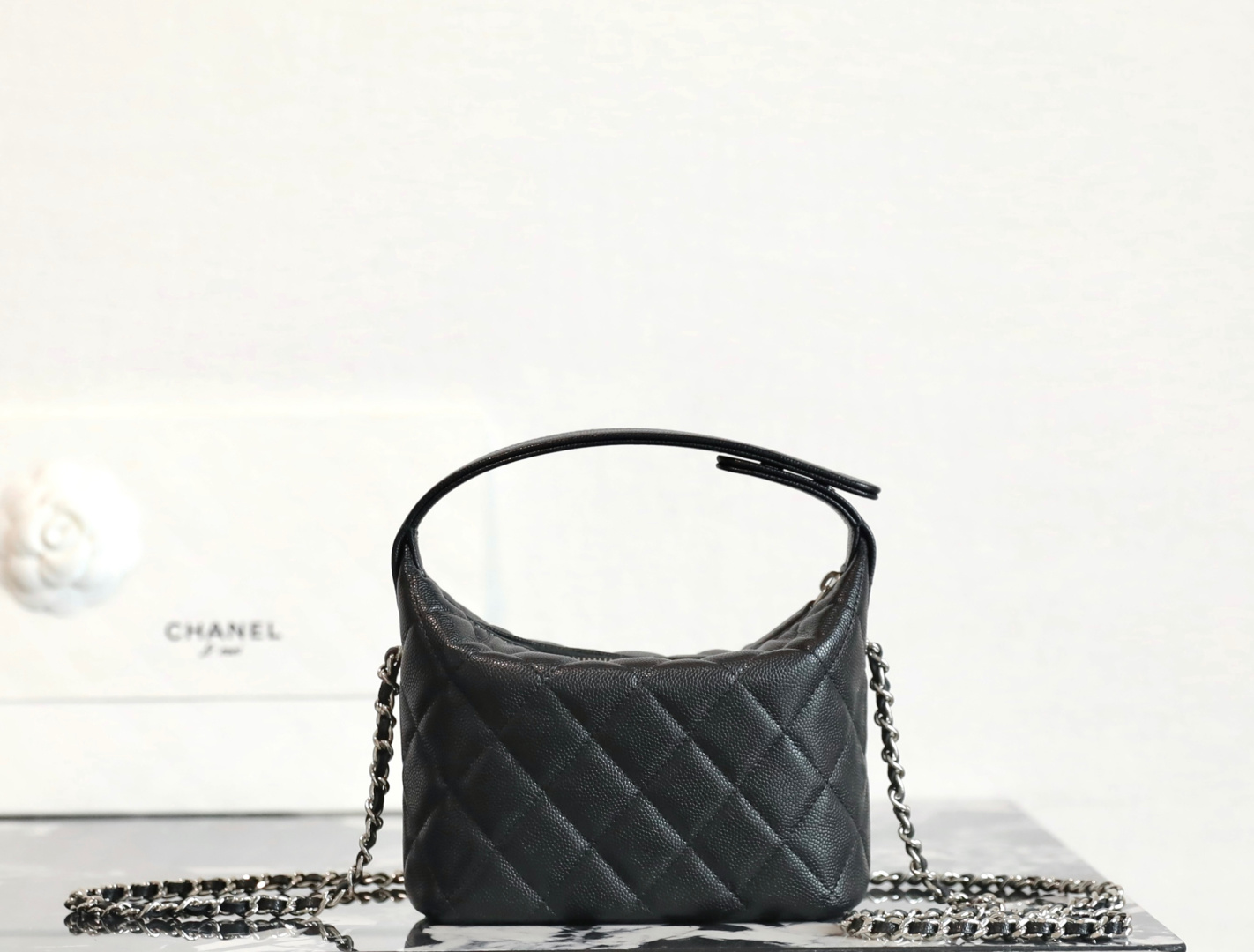 シャネル 本物級コピー ワンショルダーバッグ チェーンストラップ キルティング仕様 丁寧な縫製_3