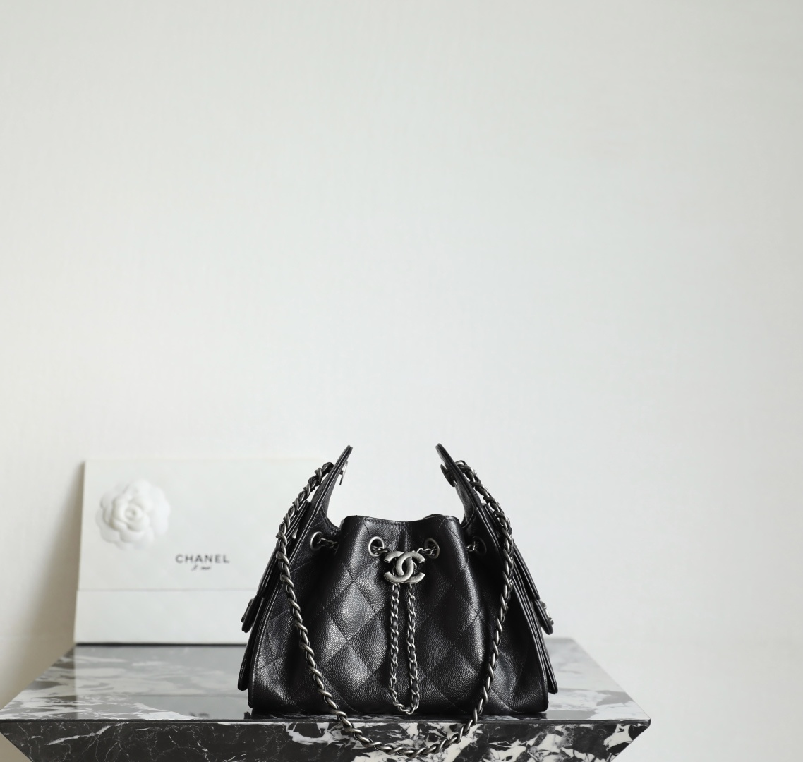 シャネル n級 ドローストリングチェーンバッグ キルティングレザー仕様 新作_1