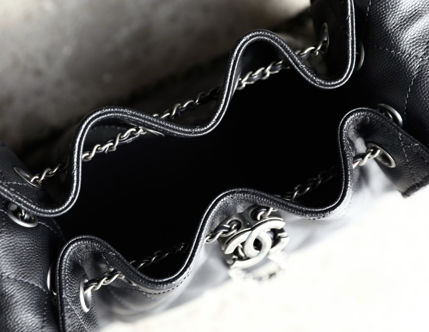 シャネル n級 ドローストリングチェーンバッグ キルティングレザー仕様 新作_7