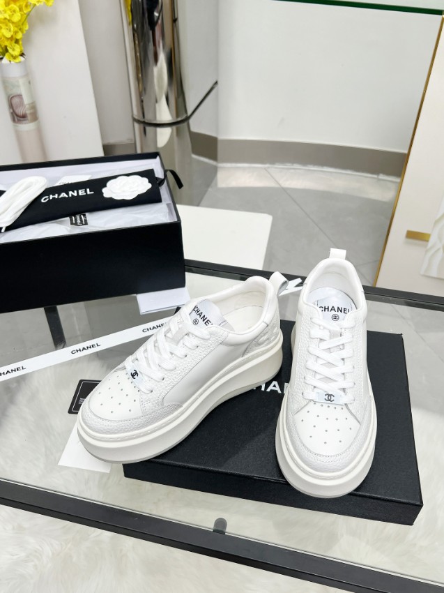 シャネル ハイブランド 厚底スニーカー レザーデザイン 本革使用_1