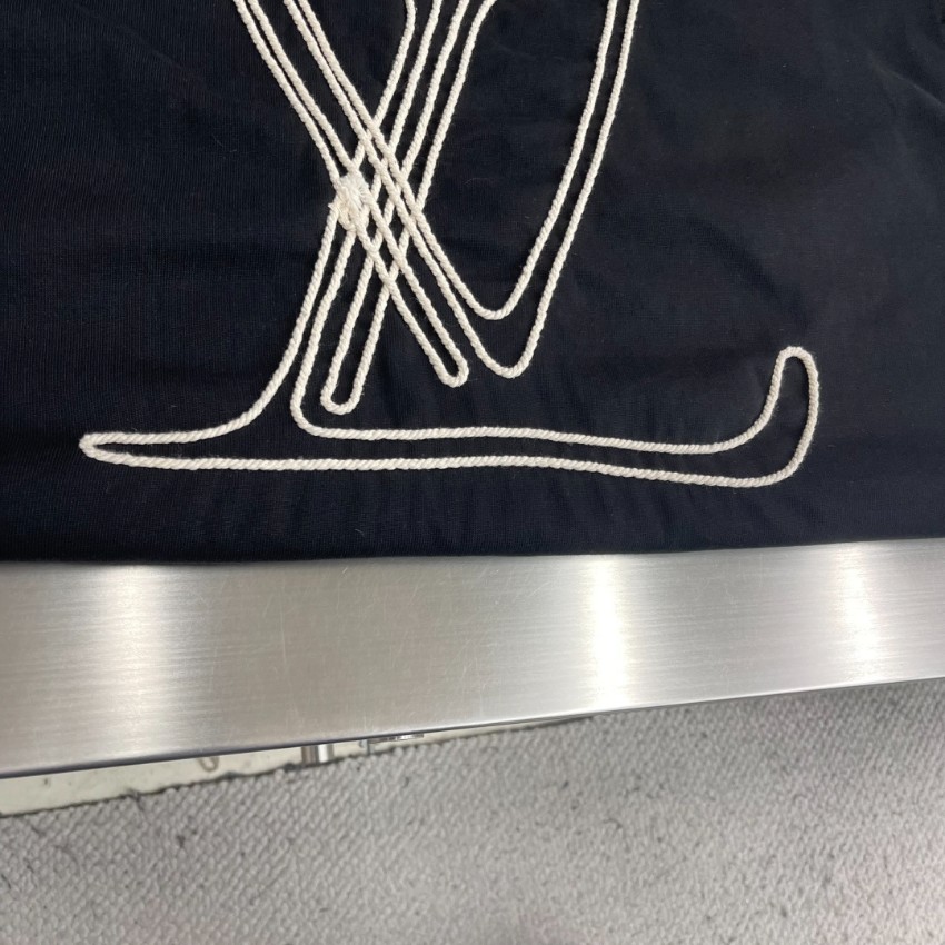 ルイヴィトン ブランド コピー ロゴ刺繍半袖Tシャツ オーバーサイズ 実店舗運営_6