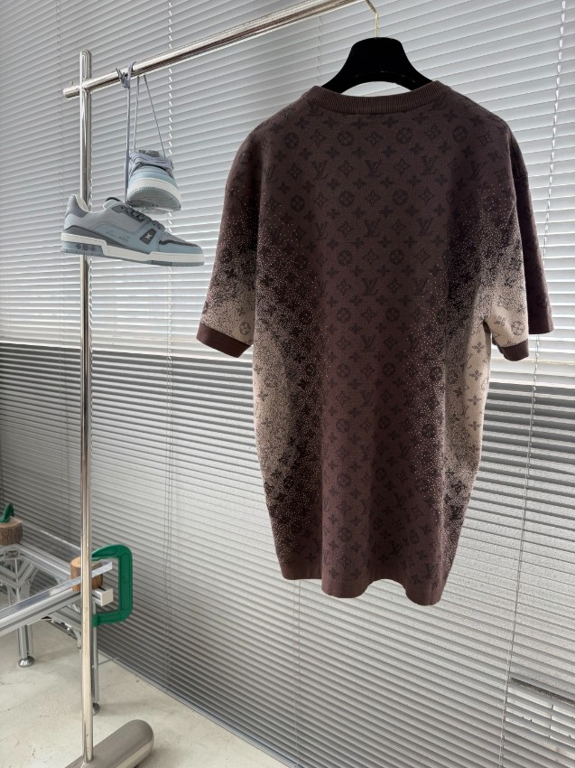 ルイヴィトン ハイブランド モノグラムグラデーション半袖Tシャツ 肌触り良好 本格派モデル 上質感_7
