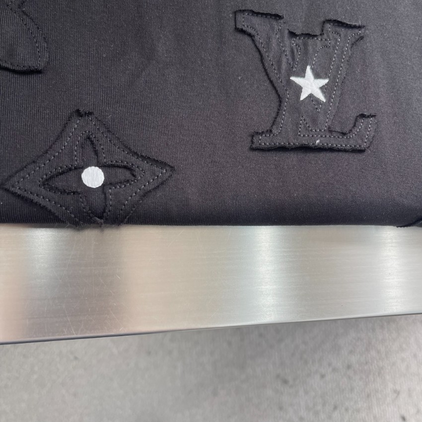 ルイヴィトン スーパーコピー モノグラムワッペン半袖Tシャツ 快適な着心地 高級レベル仕様 通気_3