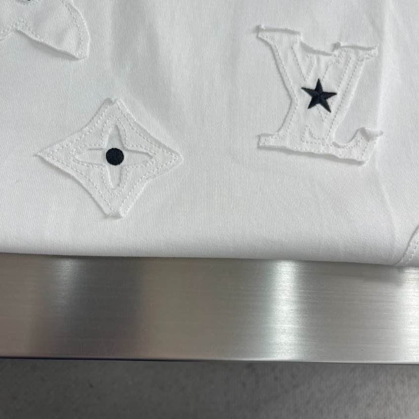 ルイヴィトン ブランド コピー モノグラムワッペン半袖Tシャツ 男女兼用 丁寧な縫製 快適仕様_2