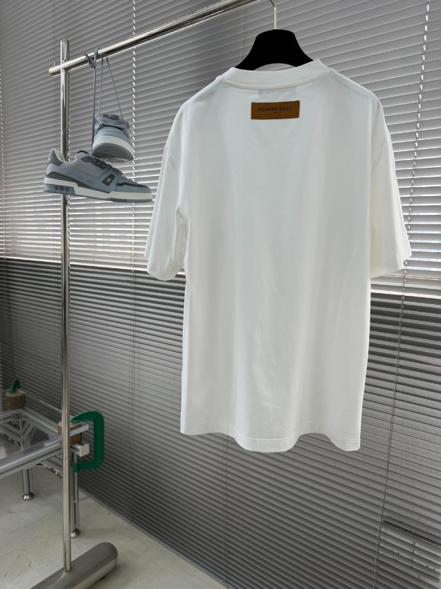 ルイヴィトン ブランド コピー モノグラムワッペン半袖Tシャツ 男女兼用 丁寧な縫製 快適仕様_8