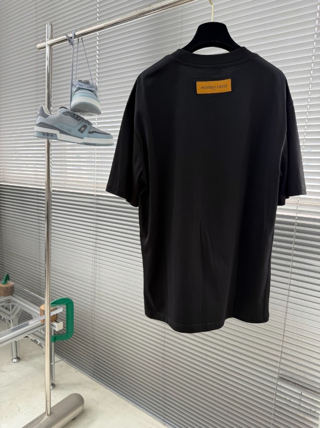 ルイヴィトン n級 LVロゴ半袖Tシャツ 通気 シンプルデザイン 高再現度 秘密厳守配送_5
