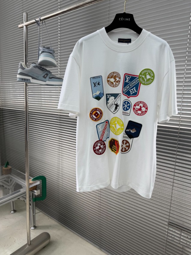 ルイヴィトン スーパーコピー ワッペンプリント半袖Tシャツ 夏服 精密ディテール_6