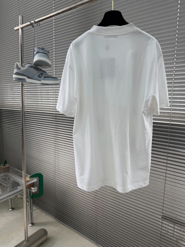 ルイヴィトン スーパーコピー ワッペンプリント半袖Tシャツ 夏服 精密ディテール_7