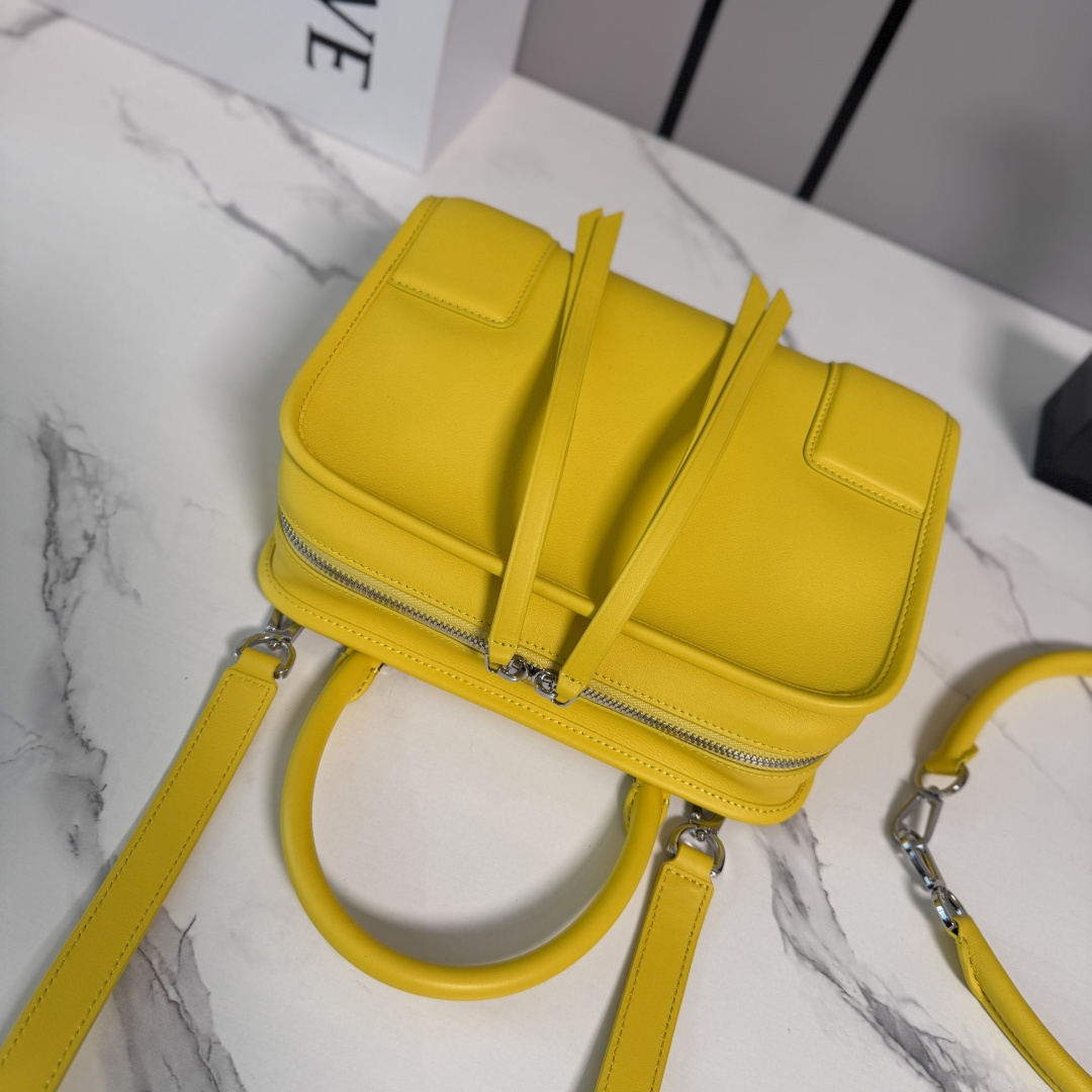 ロエベ n級 ミニハンドバッグ レザーショルダー仕様 数量限定入荷 高級感仕上げ_3
