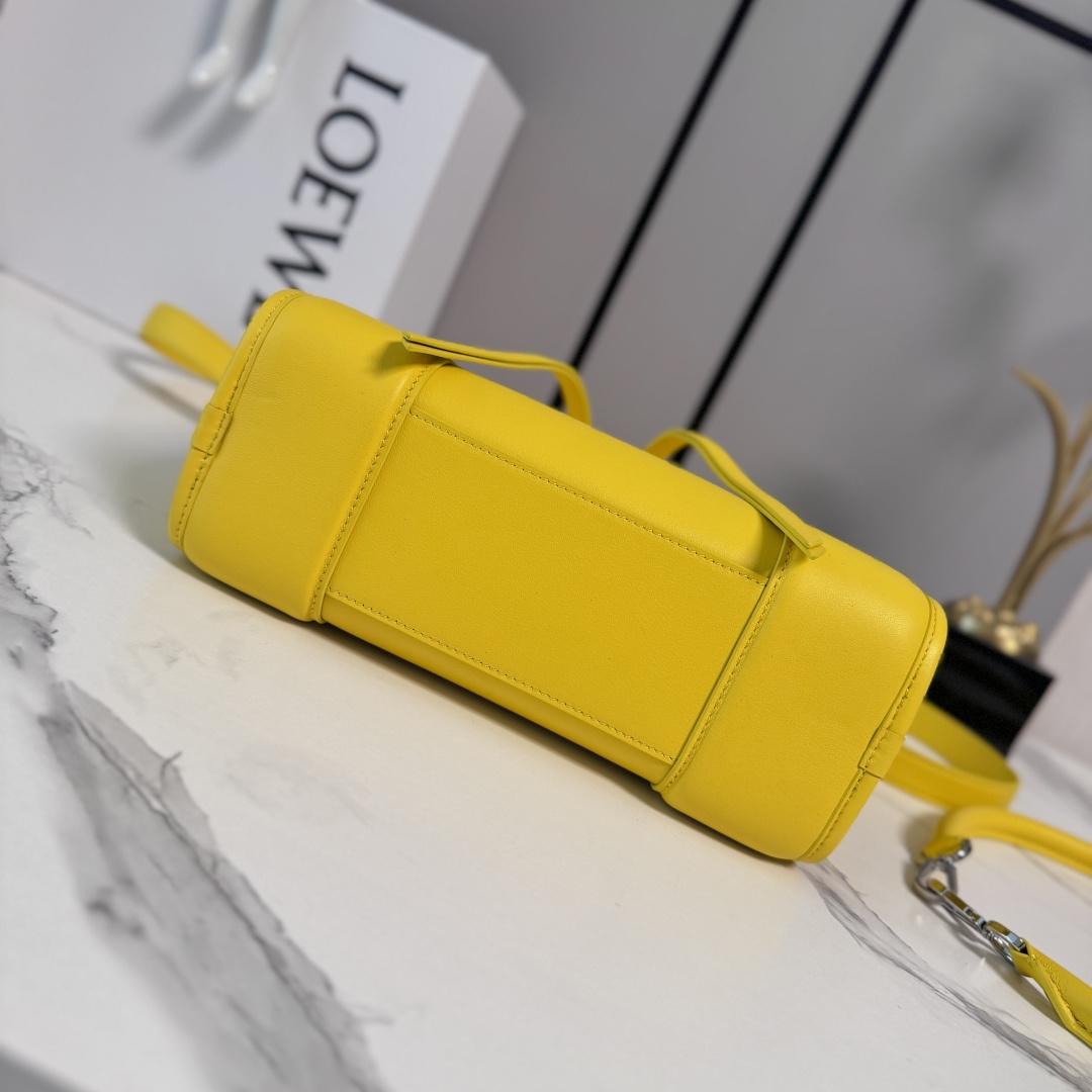 ロエベ n級 ミニハンドバッグ レザーショルダー仕様 数量限定入荷 高級感仕上げ_2