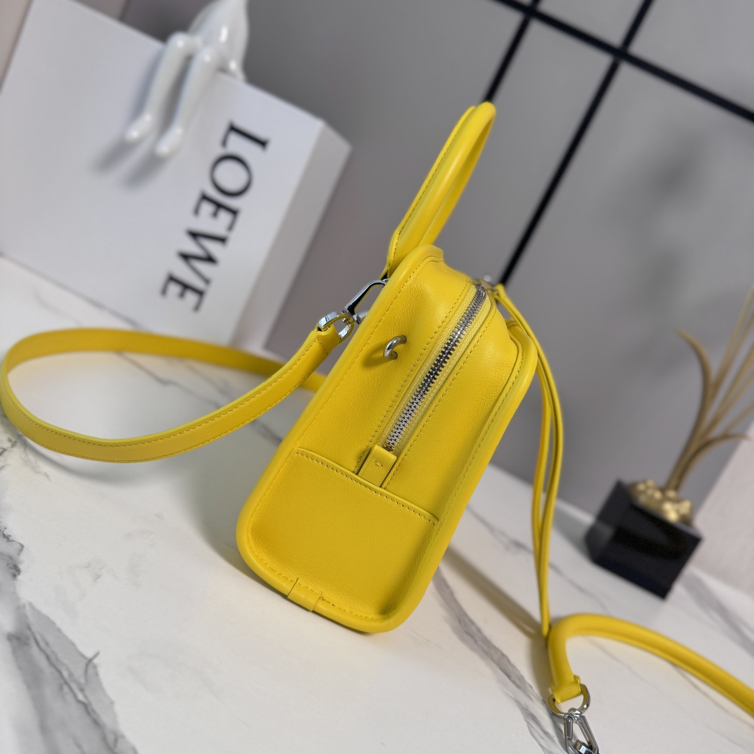 ロエベ n級 ミニハンドバッグ レザーショルダー仕様 数量限定入荷 高級感仕上げ_4