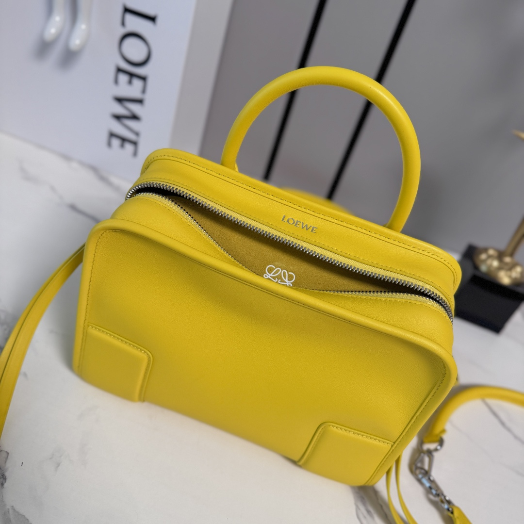 ロエベ n級 ミニハンドバッグ レザーショルダー仕様 数量限定入荷 高級感仕上げ_6