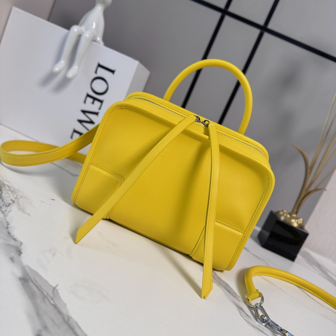 ロエベ n級 ミニハンドバッグ レザーショルダー仕様 数量限定入荷 高級感仕上げ_8