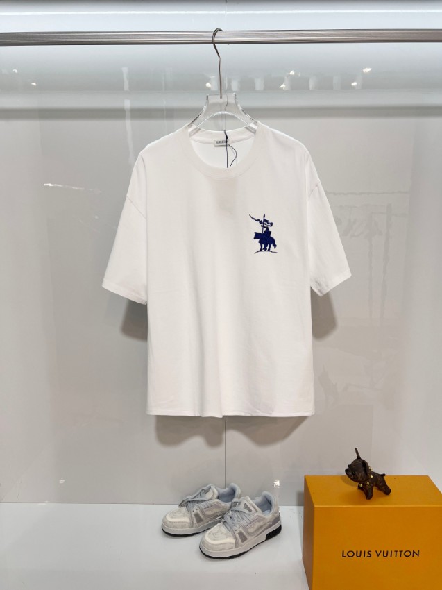バーバリー 本物級コピー ワンポイント半袖Tシャツ 男女兼用 精密ディテール_1